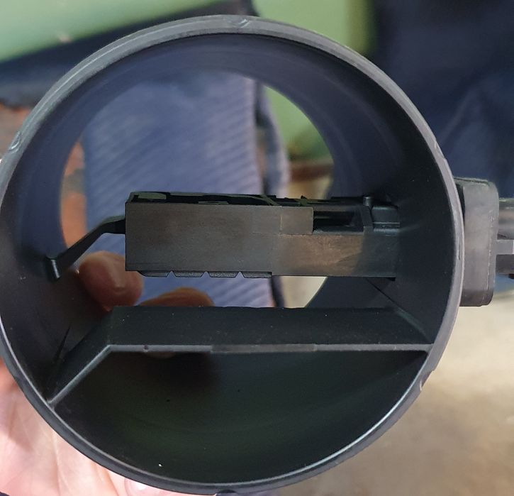 Датчик ДМРВ Opel Insignia