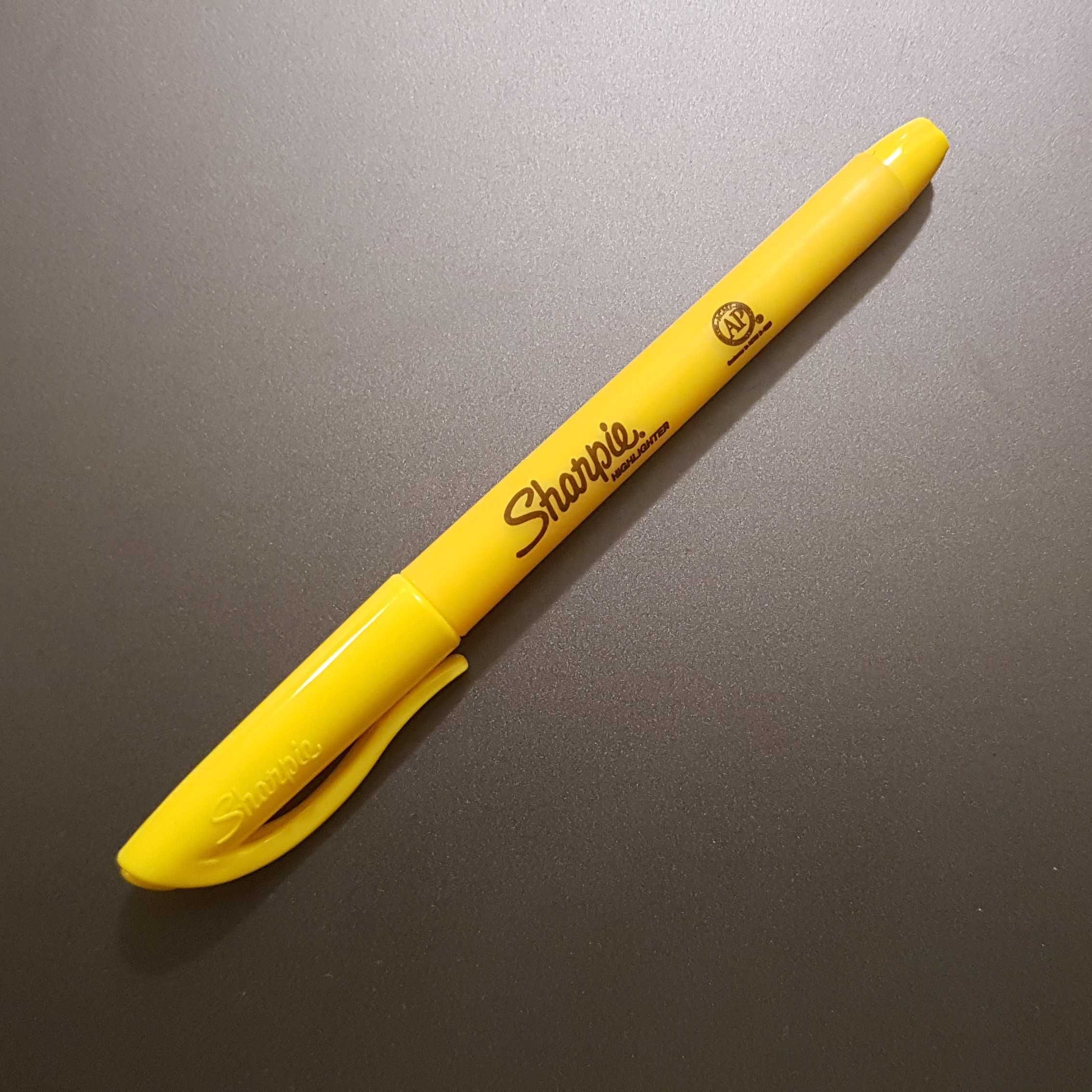 Текстовой маркер хайлайтер Sharpie желтый фломастер highlighter