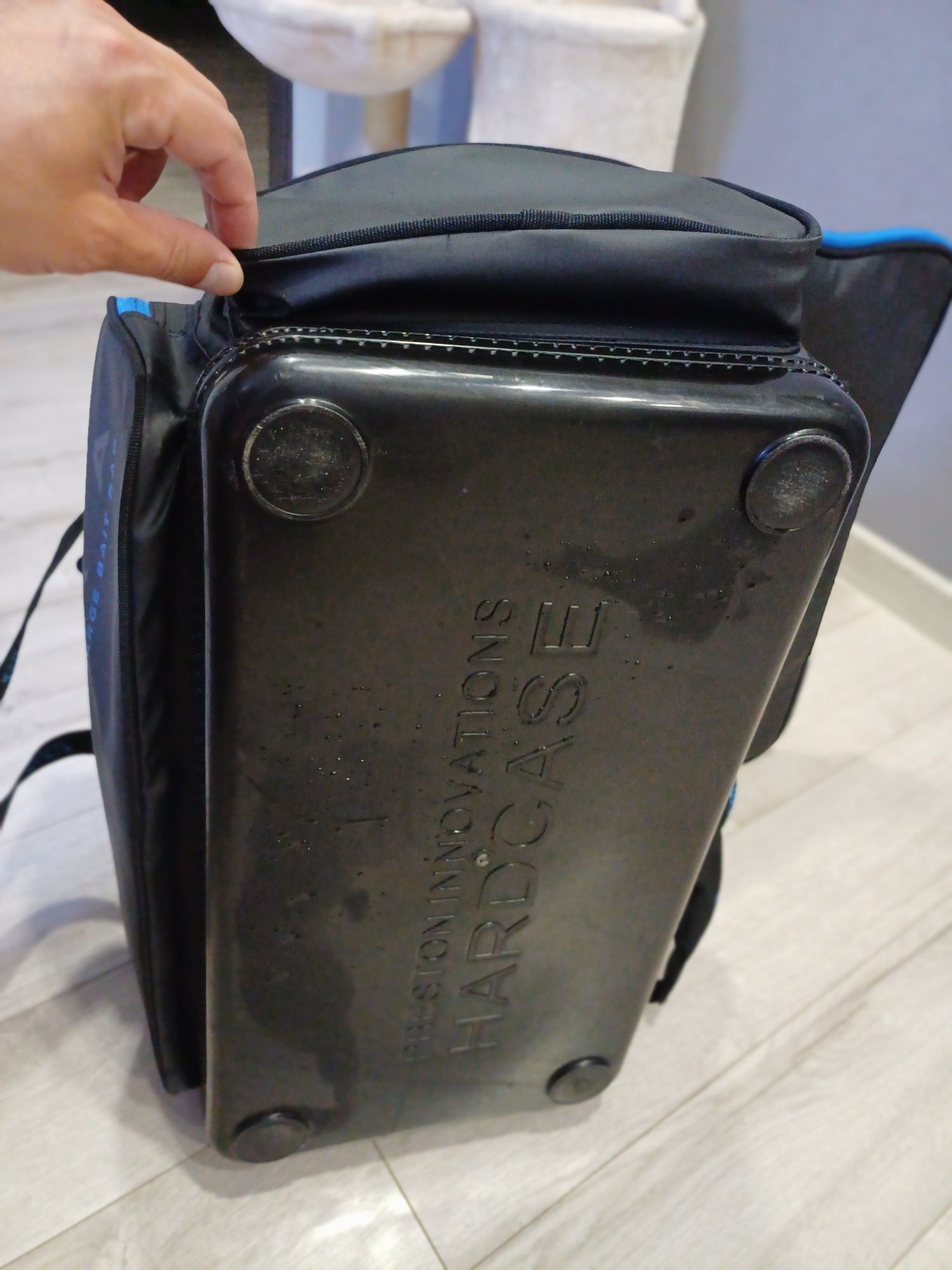 Сумка Preston Hardcase Supera Large Bait Bag. Розмір 650х350х300 мм