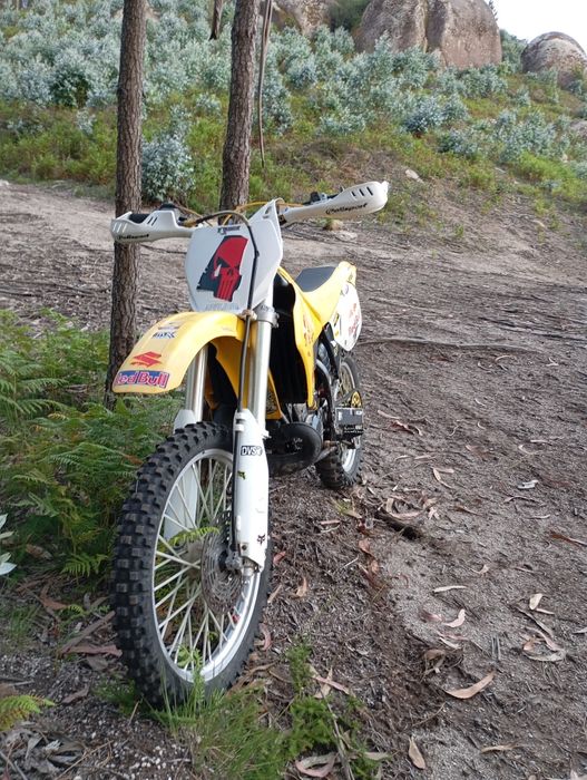 Suzuki rm 250 vendo ou troco