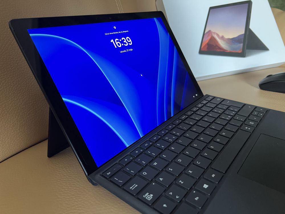 Surface Pro 7 z klawiaturą i myszką i7, 256 GB SSD, 16 GB RAM