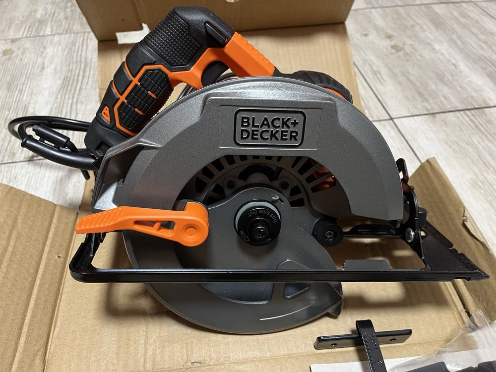 Дискова пилка BLACK+DECKER