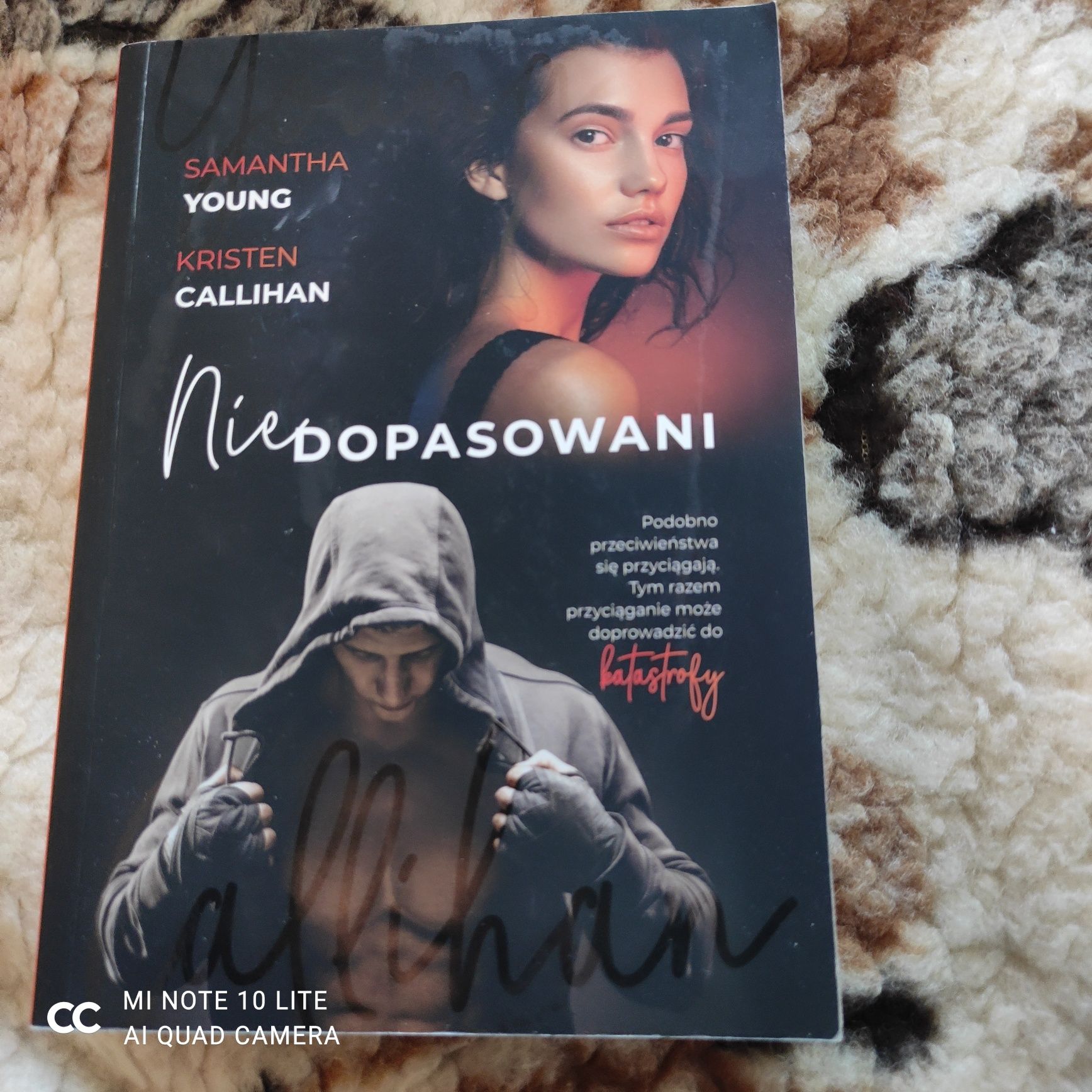Niedopasowani  S. Young K. Callihan