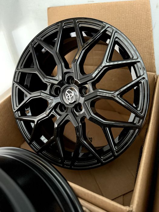 Nowe alufelgi 5x114.3 18” Toyota Avensis Camry C-hr Corolla Auris Rav4