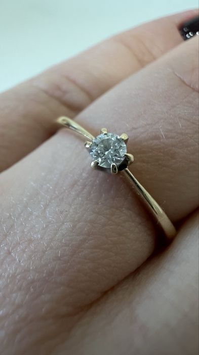 Apart Pierścionek zaręczynowy z diamentem 0,11ct r. 12