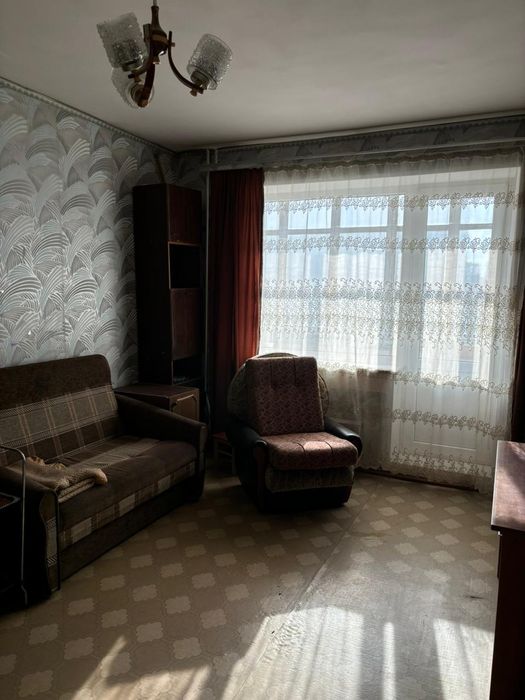 Здається 1 кімнатна в 12 мікрорайоні