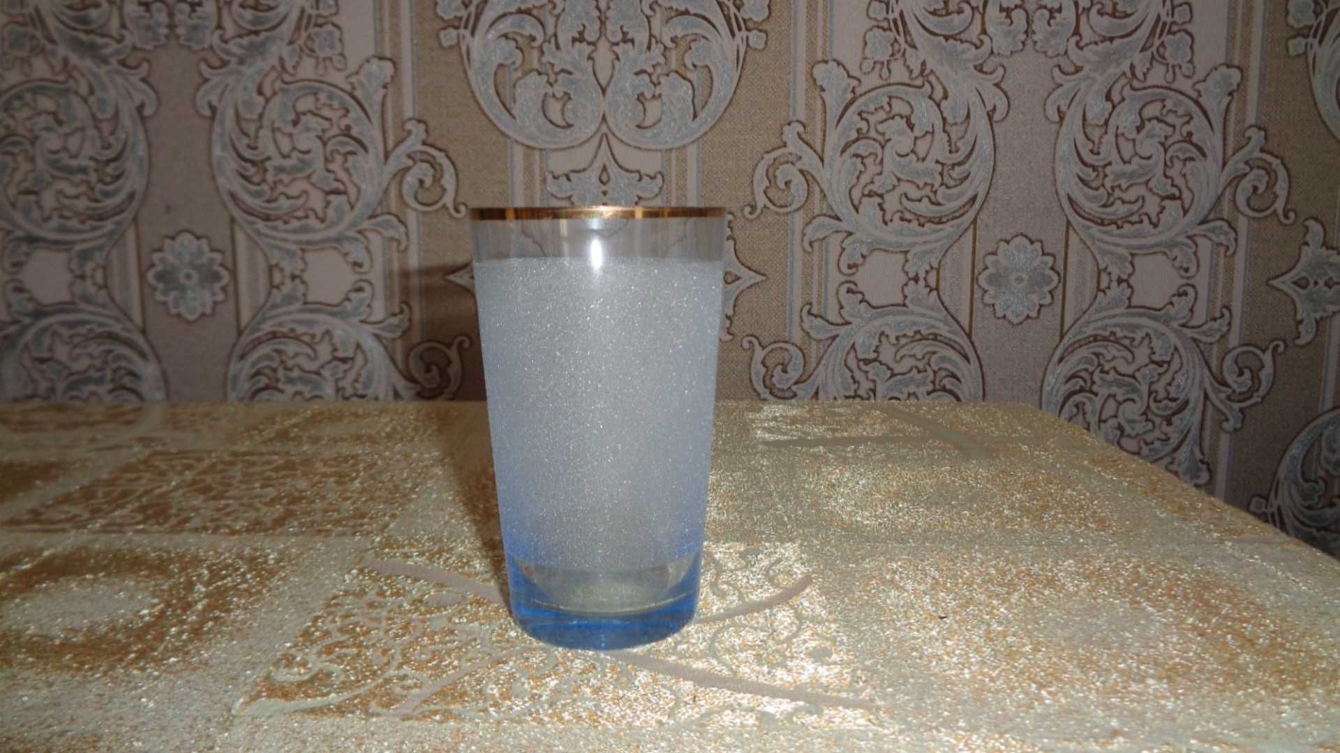 Посуда столовая: чашки, стаканы, ложки и др.