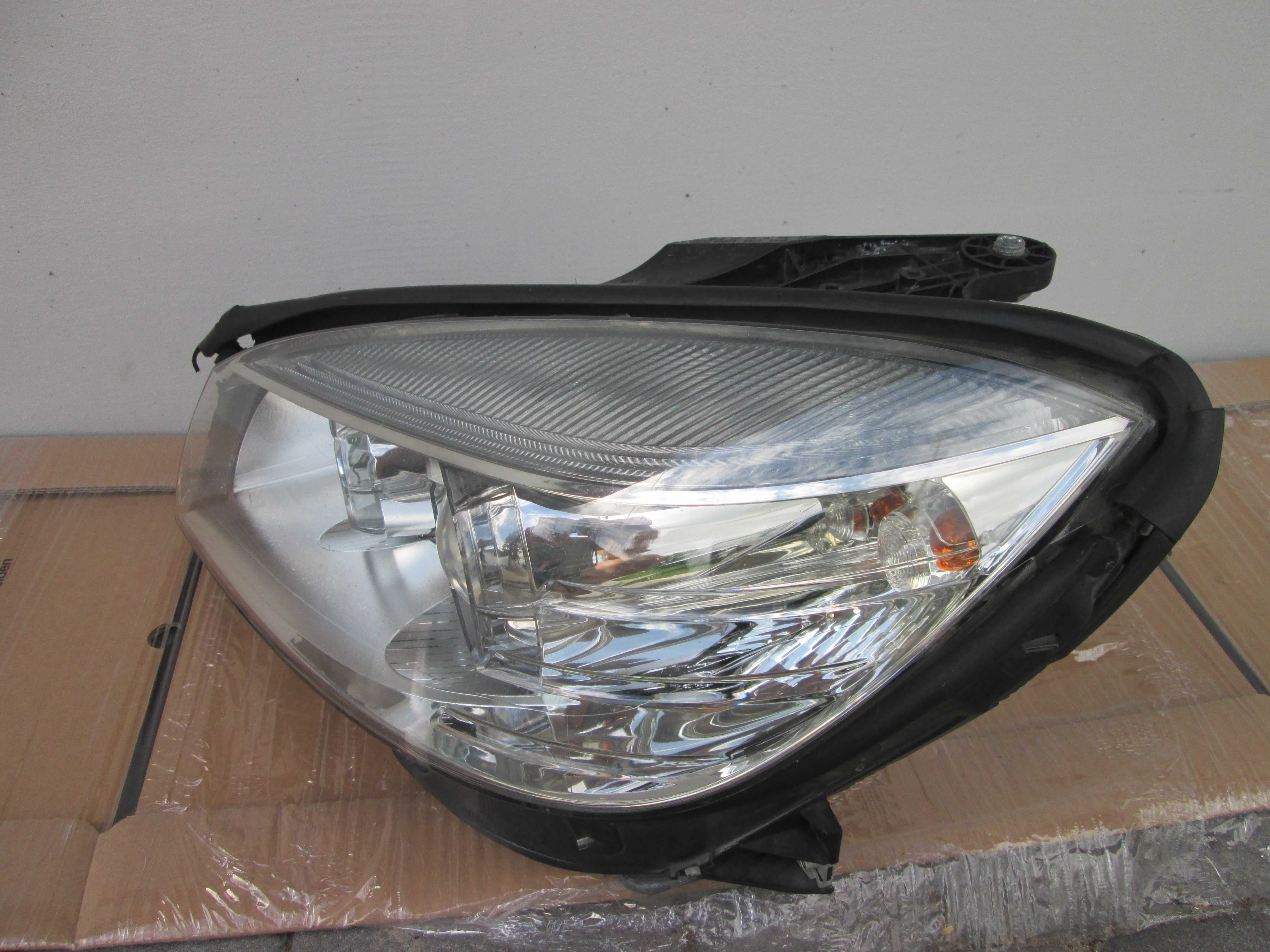 Lampa Mercede C Klasa   W204   Bi- Xenon lewy kompletny przed liftem