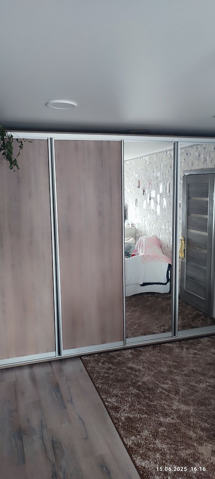 Продам шафу купе бежевого кольору