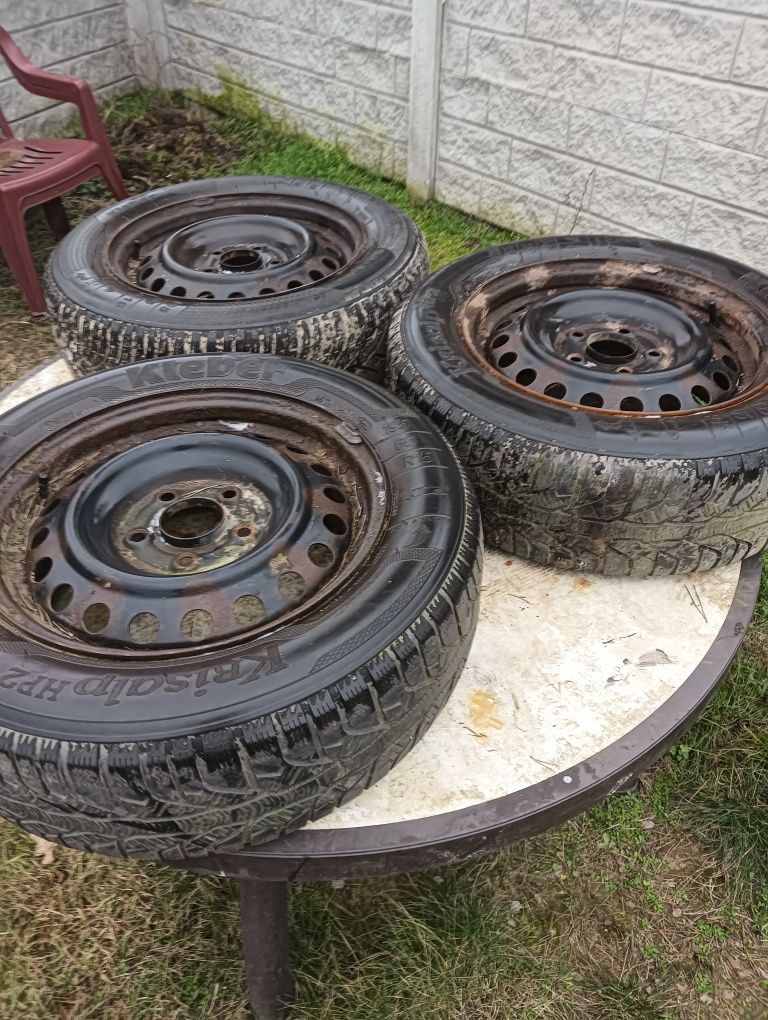 Sprzedam 3 koła od Hondy Civic + 4 kołpaki