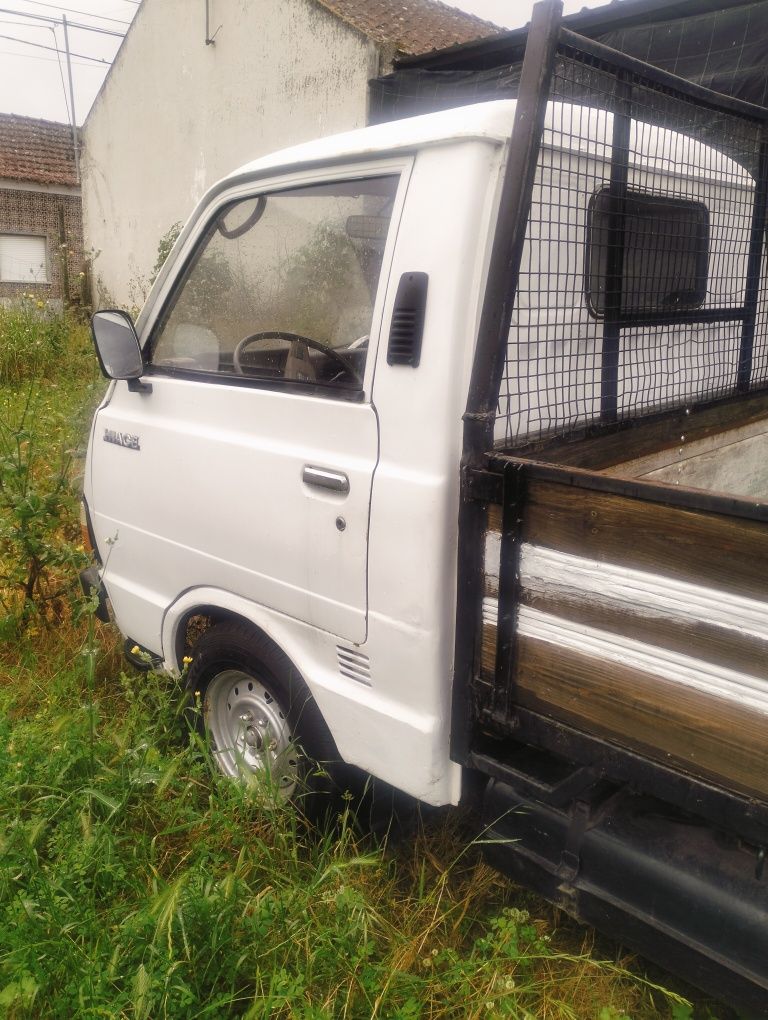 HiAce de caixa aberta