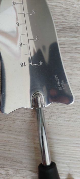 Садово-балконна лопатка для грунту з ергономічною ручкою