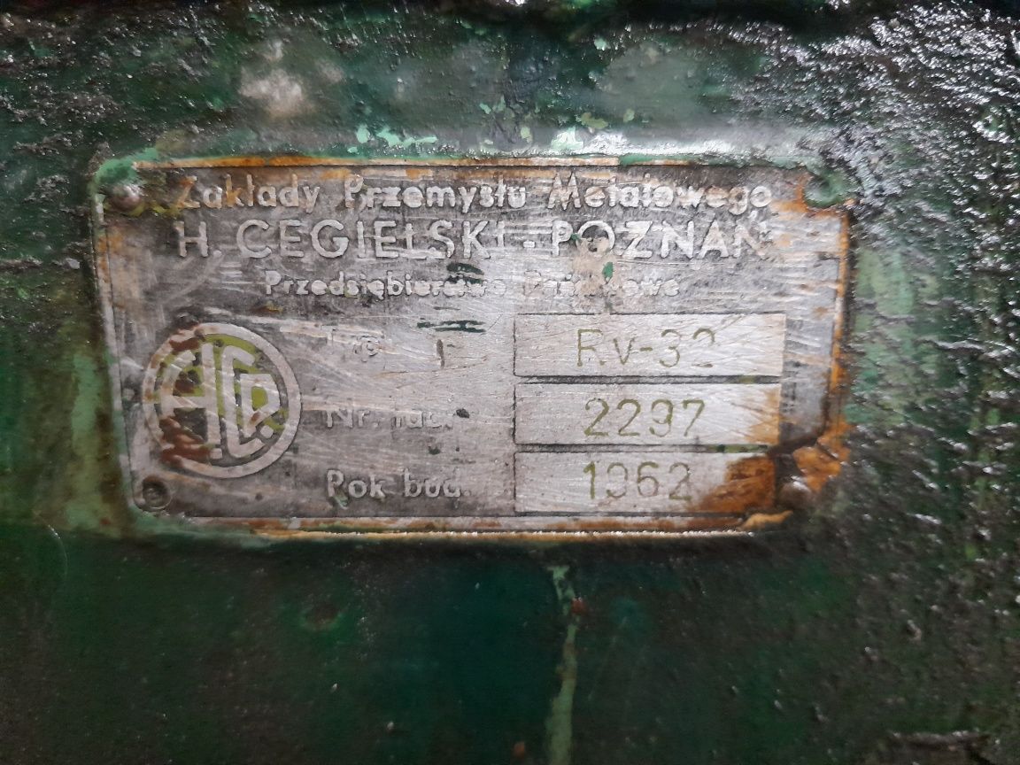 Sprzedam tokarnia RV32