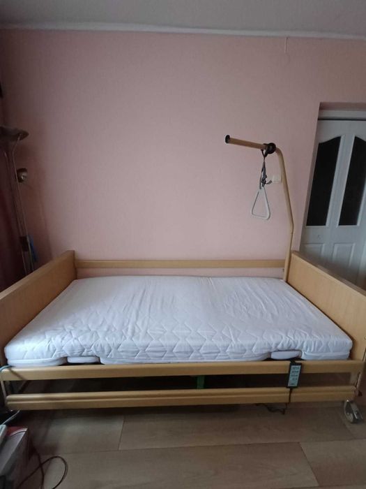 Sprzedam łóżko ortopedyczne z materacem