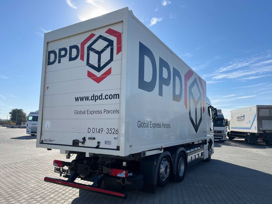 MAN TGX 26.470 6X2-4 LL BDF 2021 Промтоварний фургон-контейнер