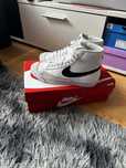 Praktycznie nowe nike