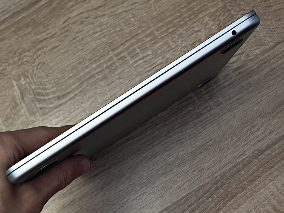 Macbook air 13' m4 16/256 Sky Blue 2025