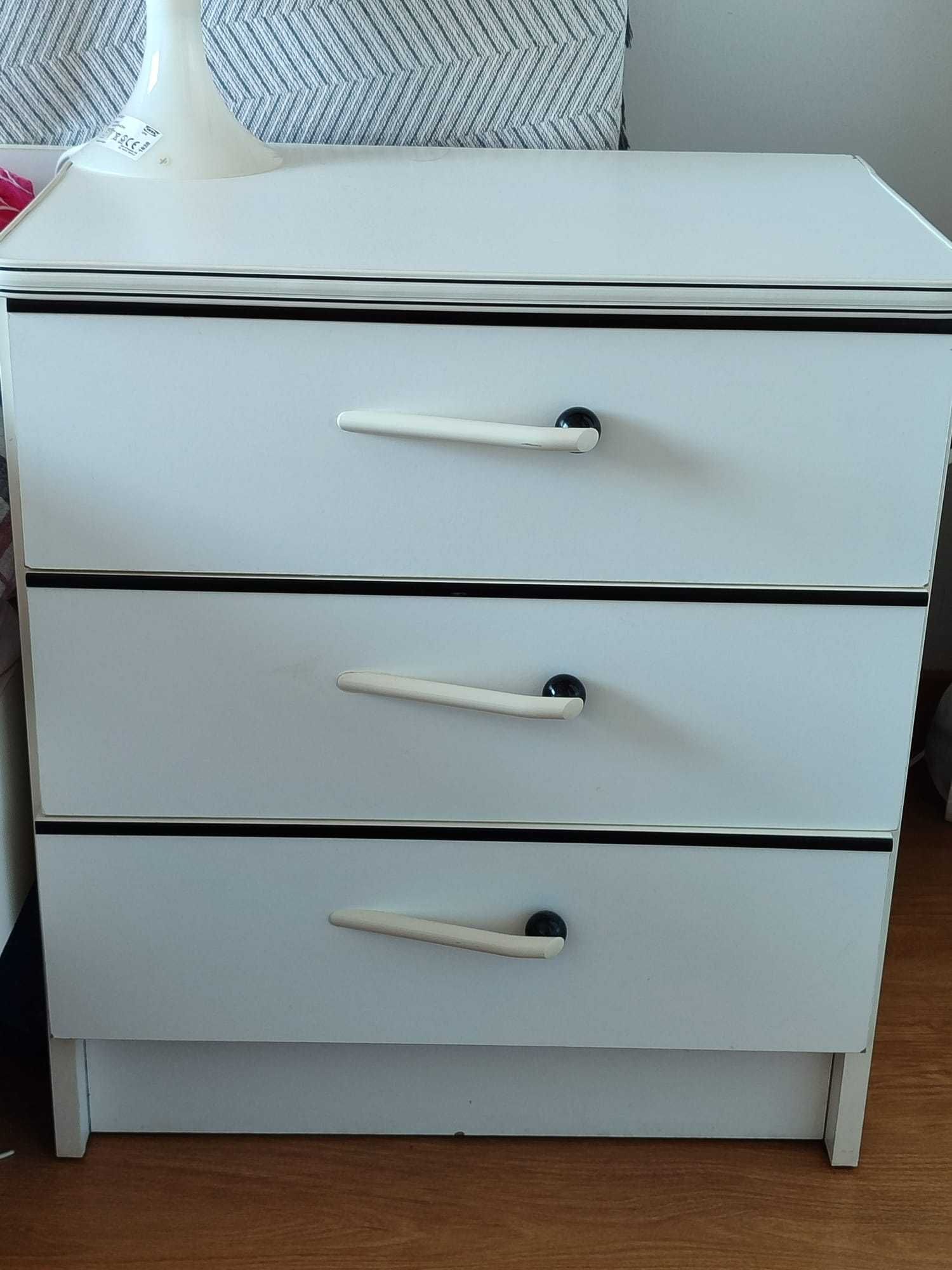 Conjunto móveis quarto branco (5 peças)