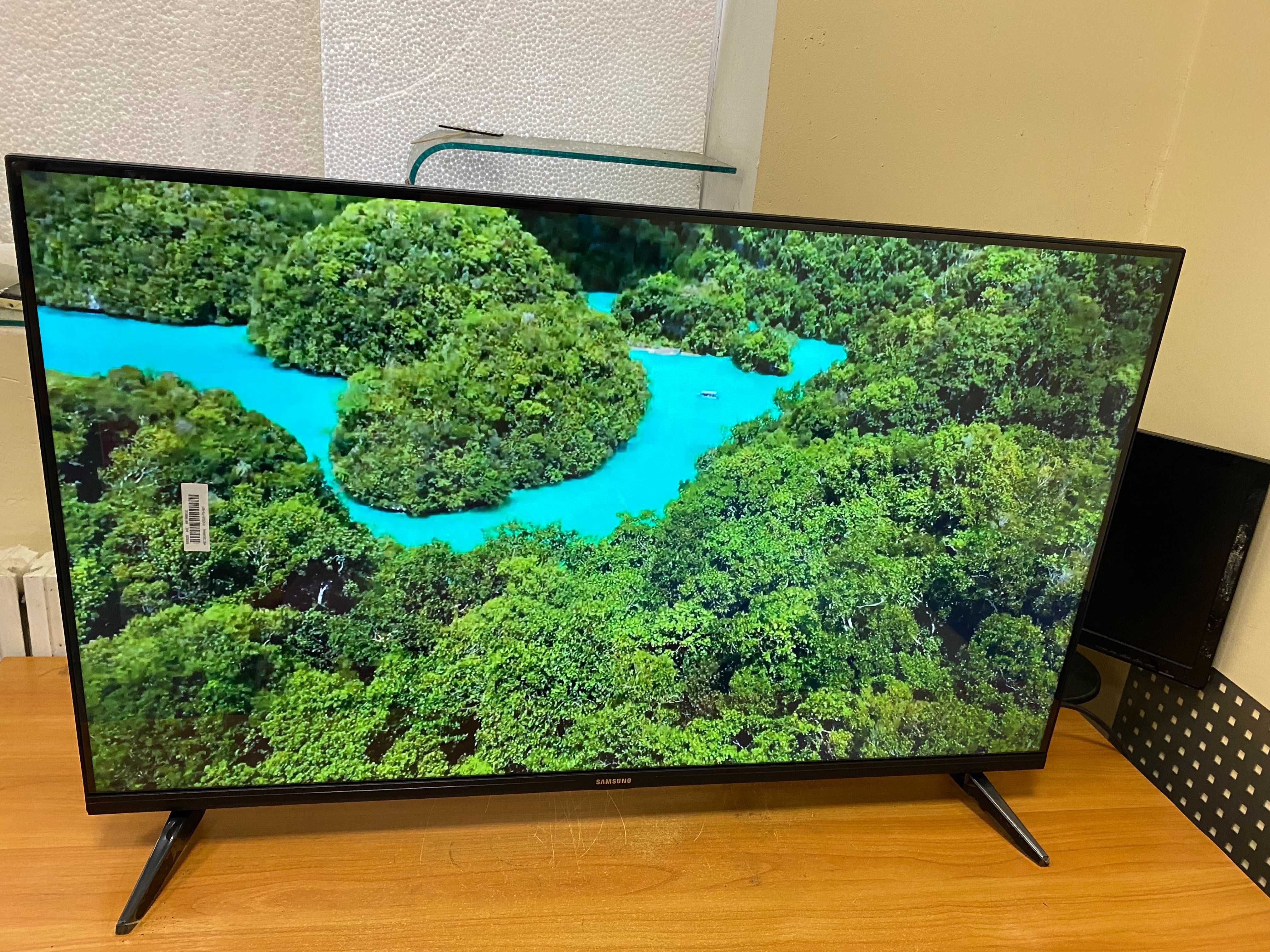 Голосовой 4К телевизор Samsung SmartTV 39' 2/16GB экран IPS Т2, Wi-Fi