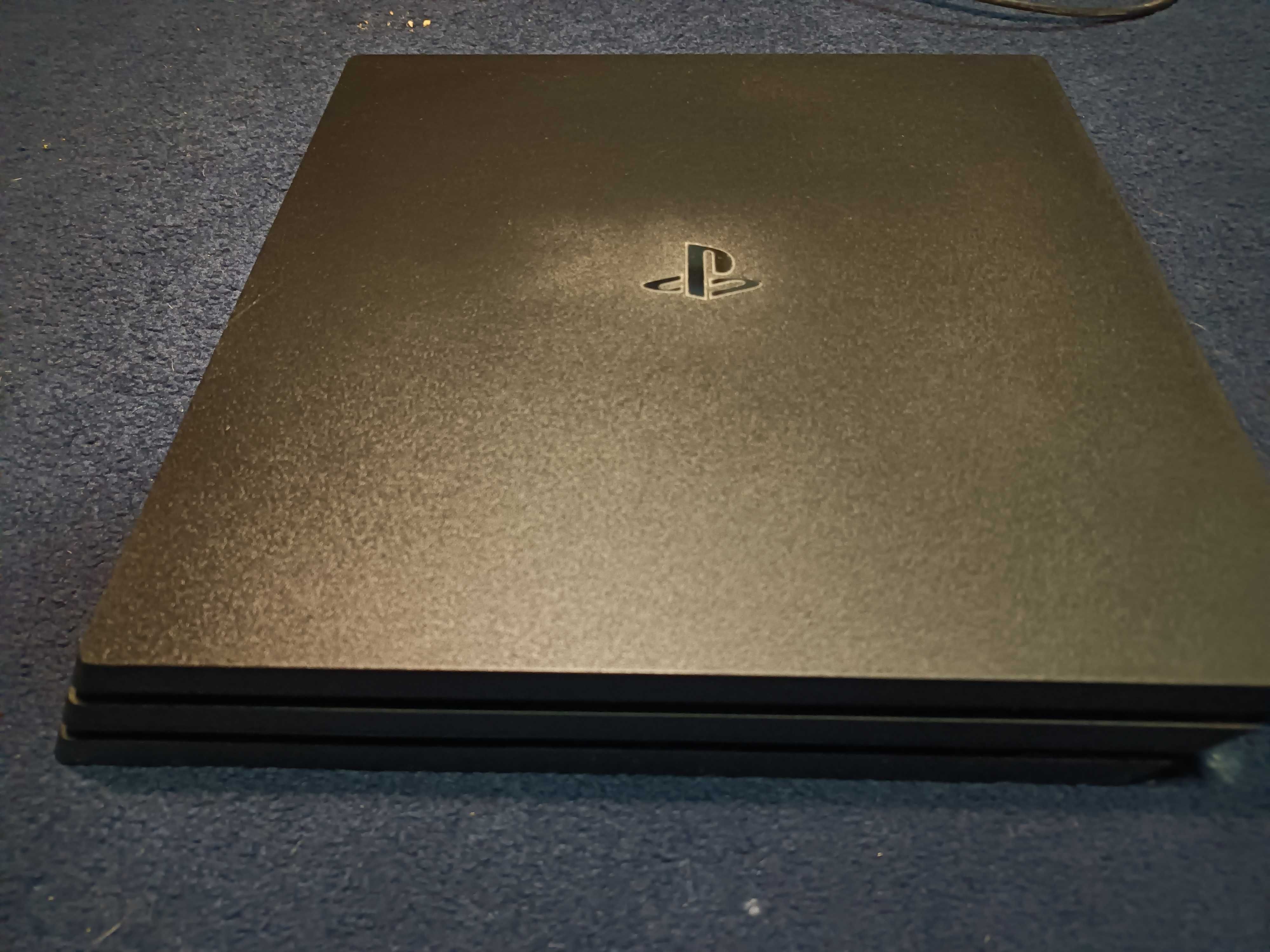 Konsola PlayStation 4 pro z 1 padem i kamerą