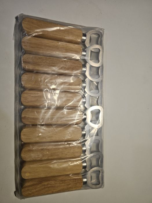 Otwieracz do piwa drewniany