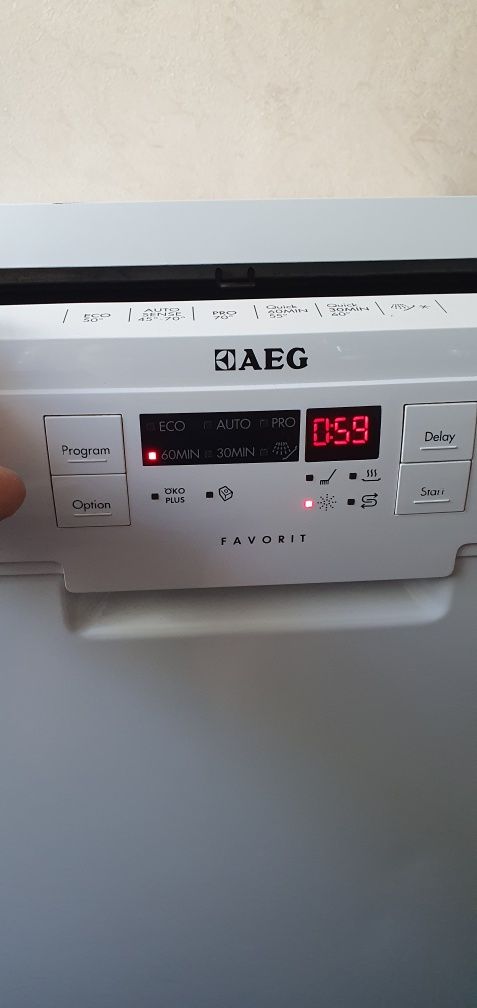 Maquin de lavar a loiça AEG