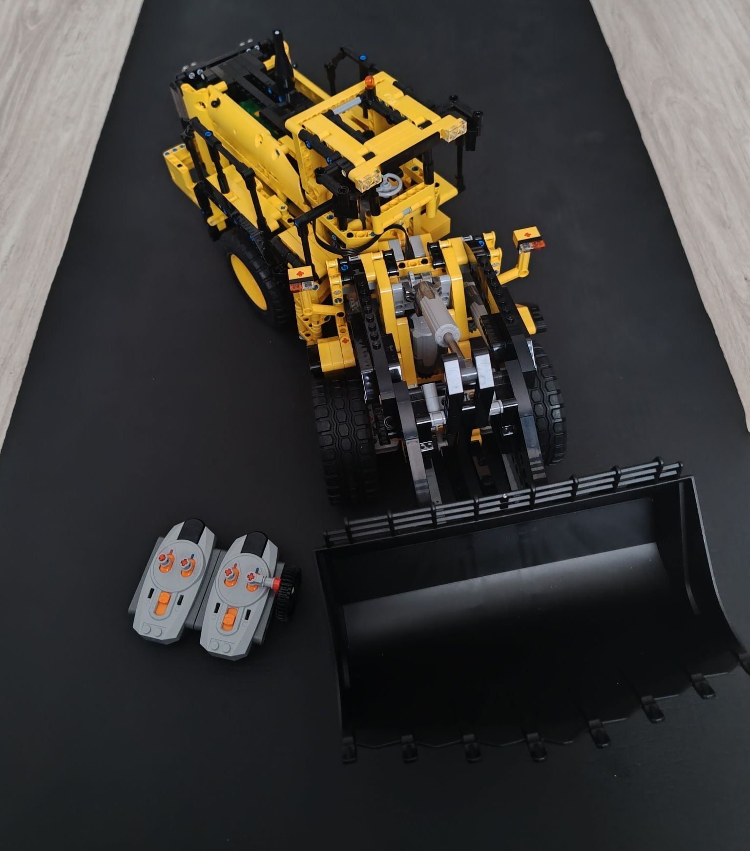 Lego Technic 42030 Wywrotka Zdalnie Sterowana Power functions Ofyginał