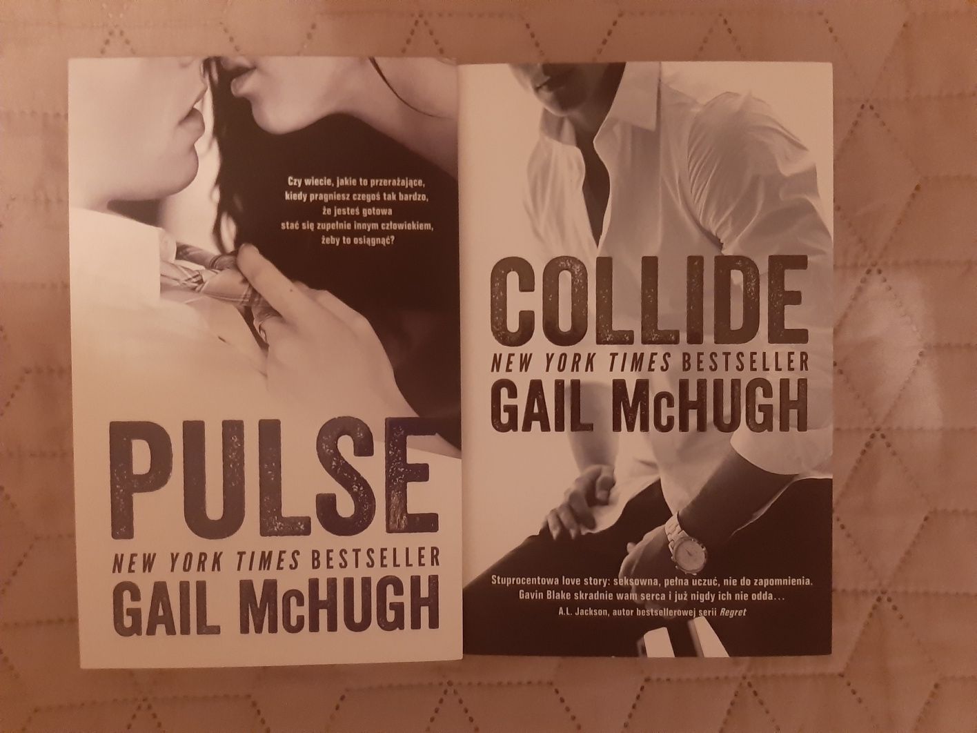 Książka PULSE,COLLIDE Gail McHugh. Jak nowa