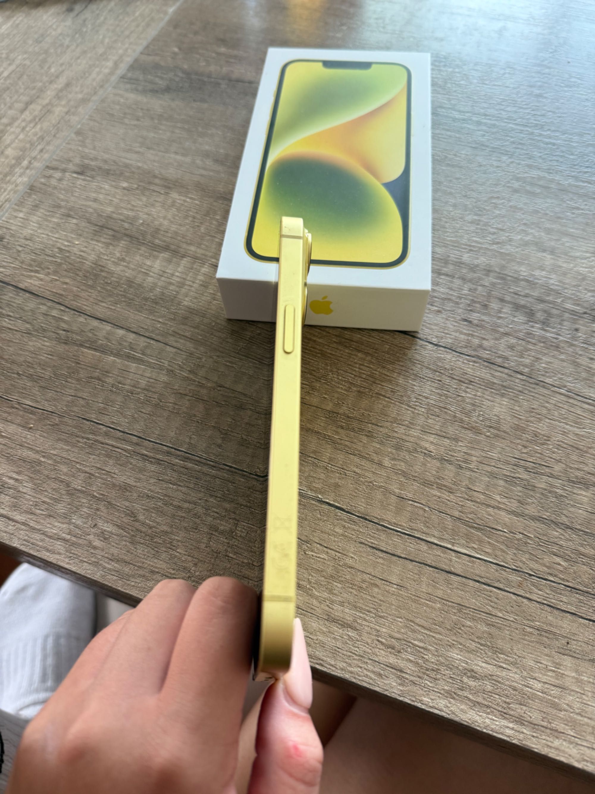 IPhone 14 128Gb yellow