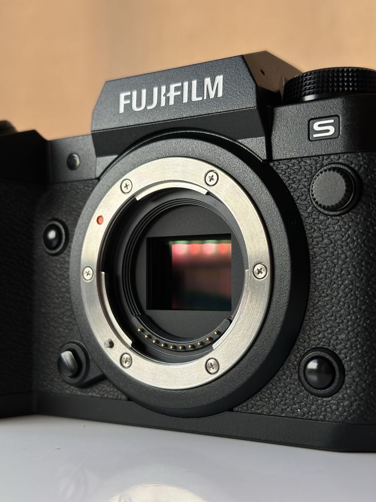 Fujifilm X-H2S Viltrox 27mm 1.2 Viltrox 13mm 1.4