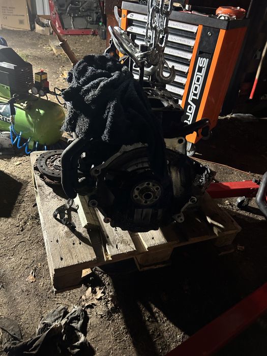 Na części silnik 1.4 tdi BMS pompowtryski glowica pokrywa zaworów itp