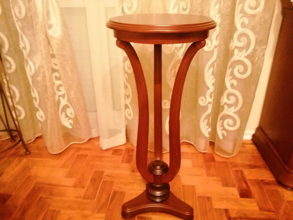 Floreira pé alto (madeira de cerejeira)