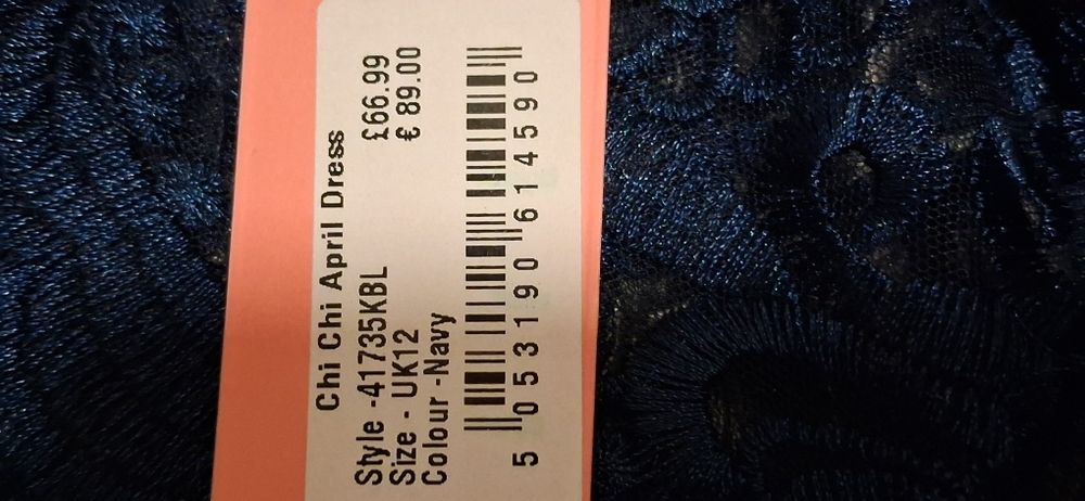 Piękna nowa sukienka koktajlowa marki Chi Chi London, model April.