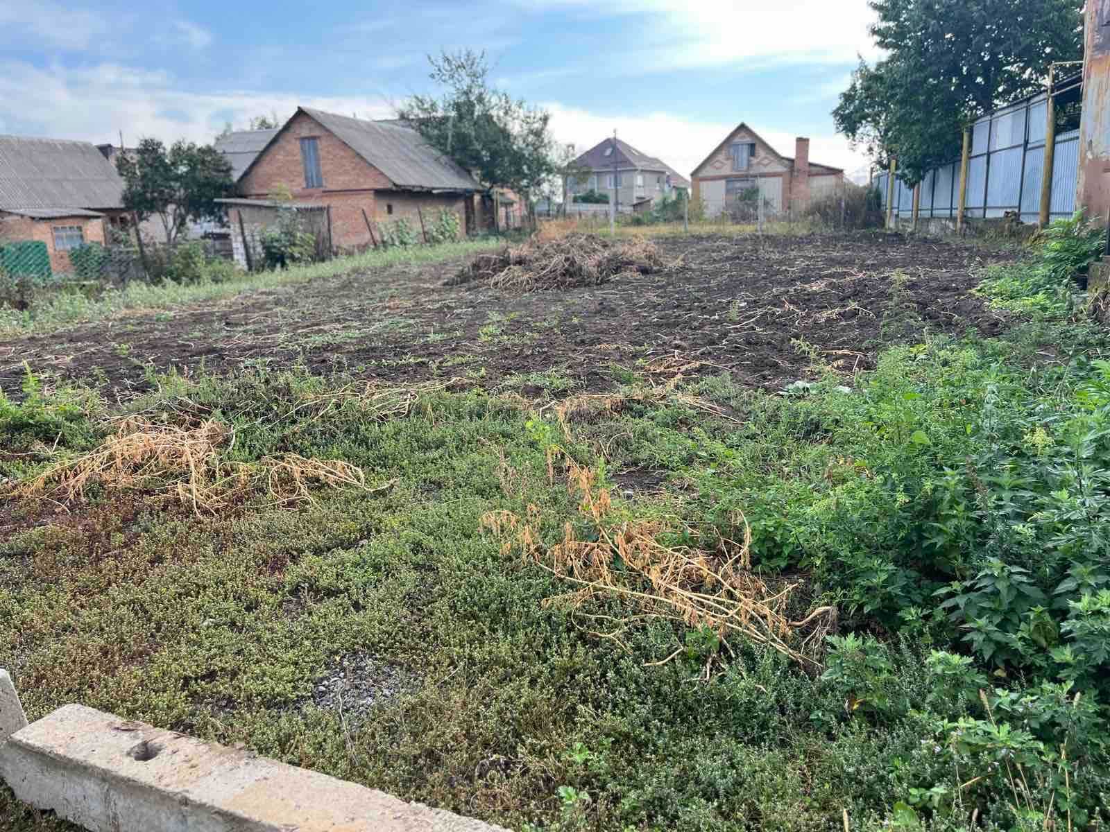 (5)     Продам земельну ділянку  в с. Пирогово  9793