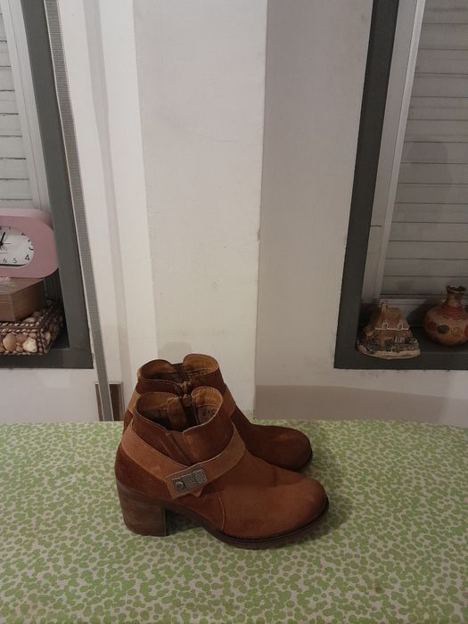 Vendo Botas de Senhora SEASIDE muito bonitas como novas