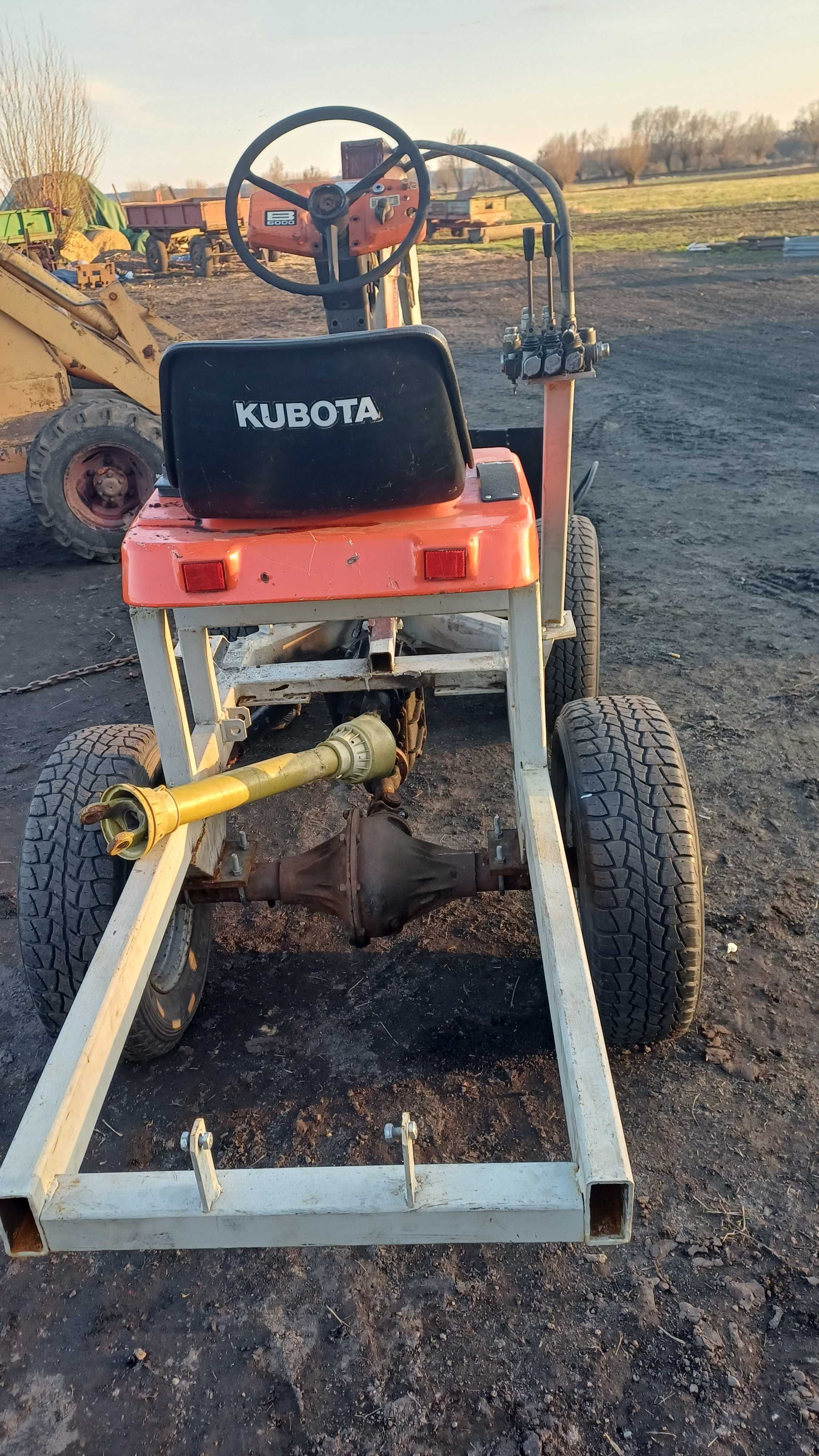 Ładowarka 4x4 (mini ładowarka sam do dokończenia)