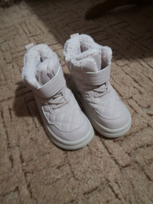 Продам детские сапожки