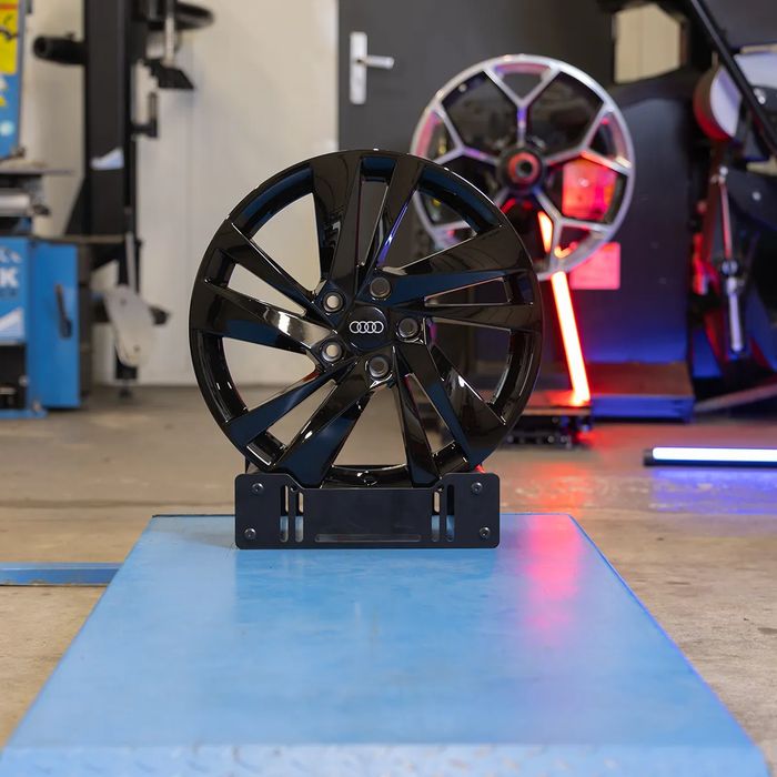 NOWE ORYGINALNE Felgi aluminiowe 17" Audi A3 A4 A6 Q2 Q3