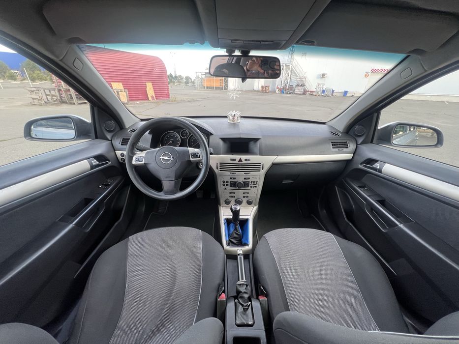 Opel Astra H 1.6 бензин механика хэтчбек