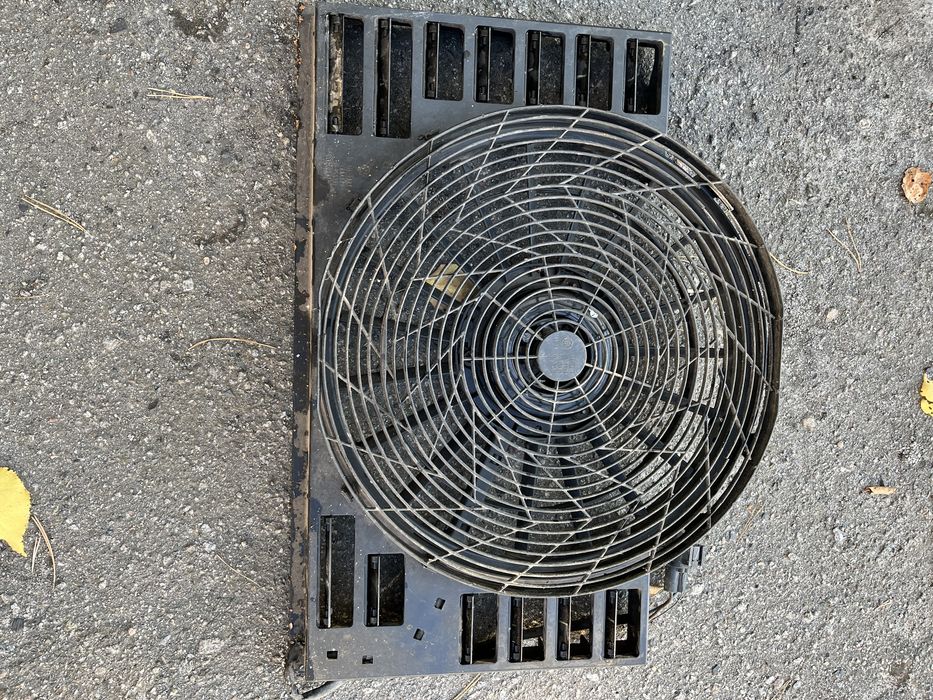 Кожух корпус Вентилятора охолодження BMW