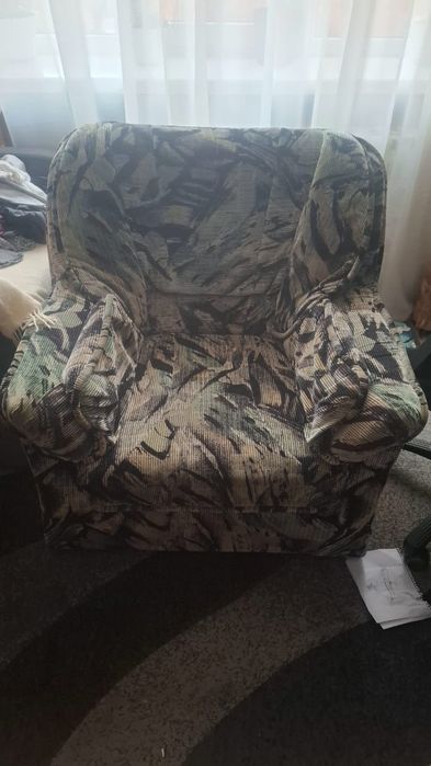 М'яке крісло в гарному стані