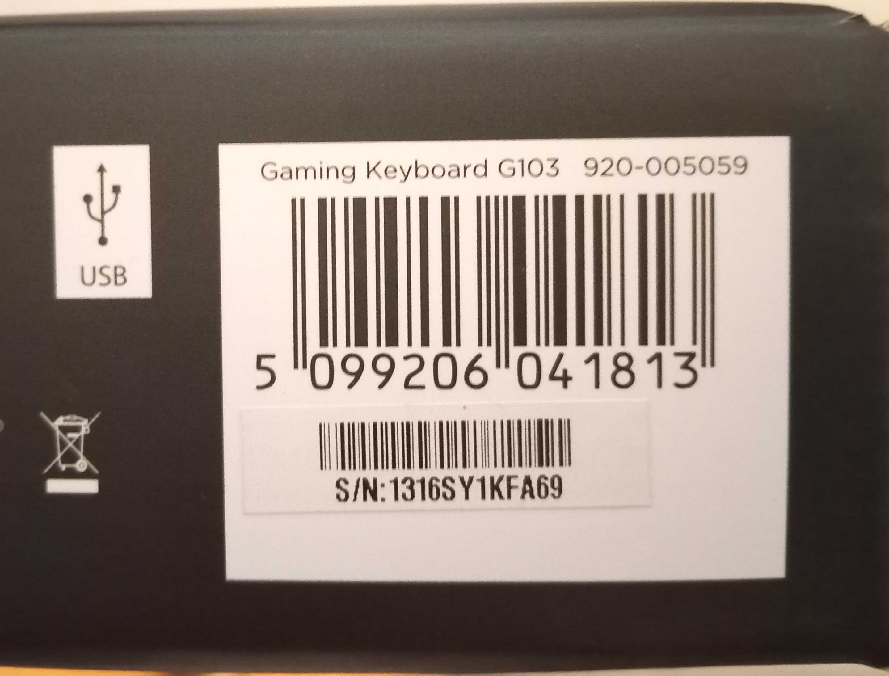 Клавіатура Logitech в оригінальній коробці з документами.