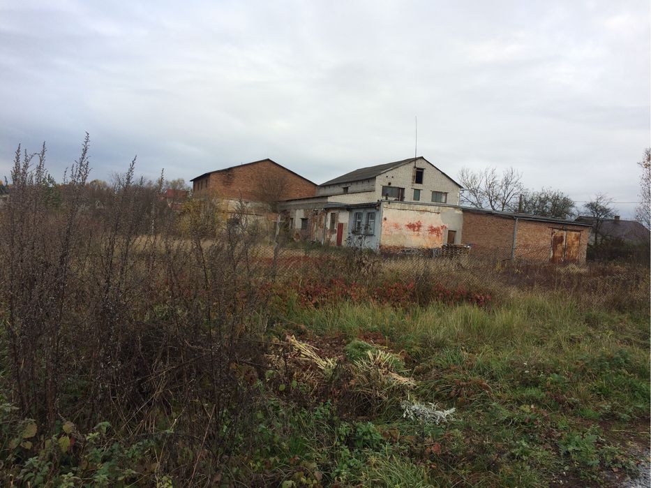 Продається приміщення комерційного призначення в с.Солуки