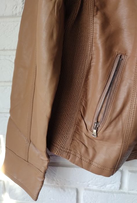 Damska kurtka z eko skórki 54