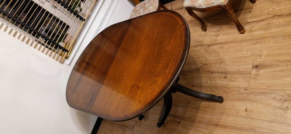 Owalny antyczny stół XIX wiek