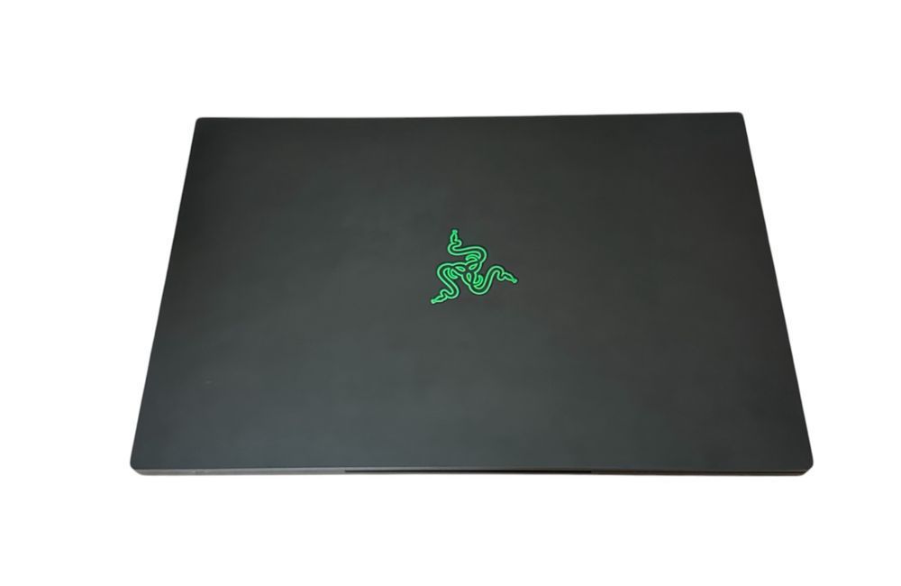 Razer Blade 15 i7-9750H 6ядер/RTX 2060 6gb/32/512gb/15’6 144Hz