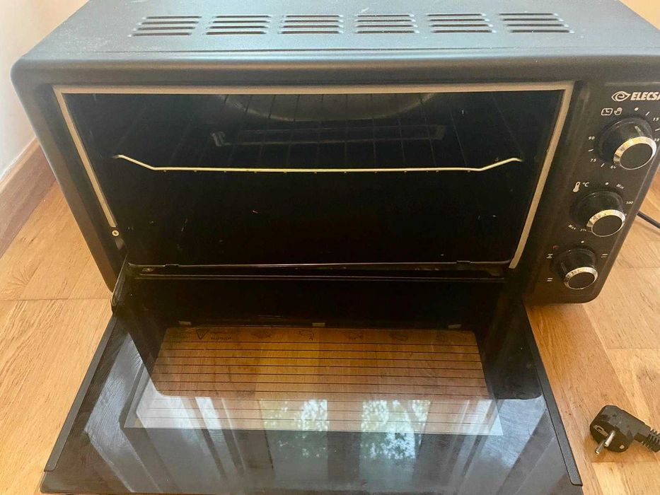 Forno Elecsan HF-42-N 1450 W, em bom estado com ventilação