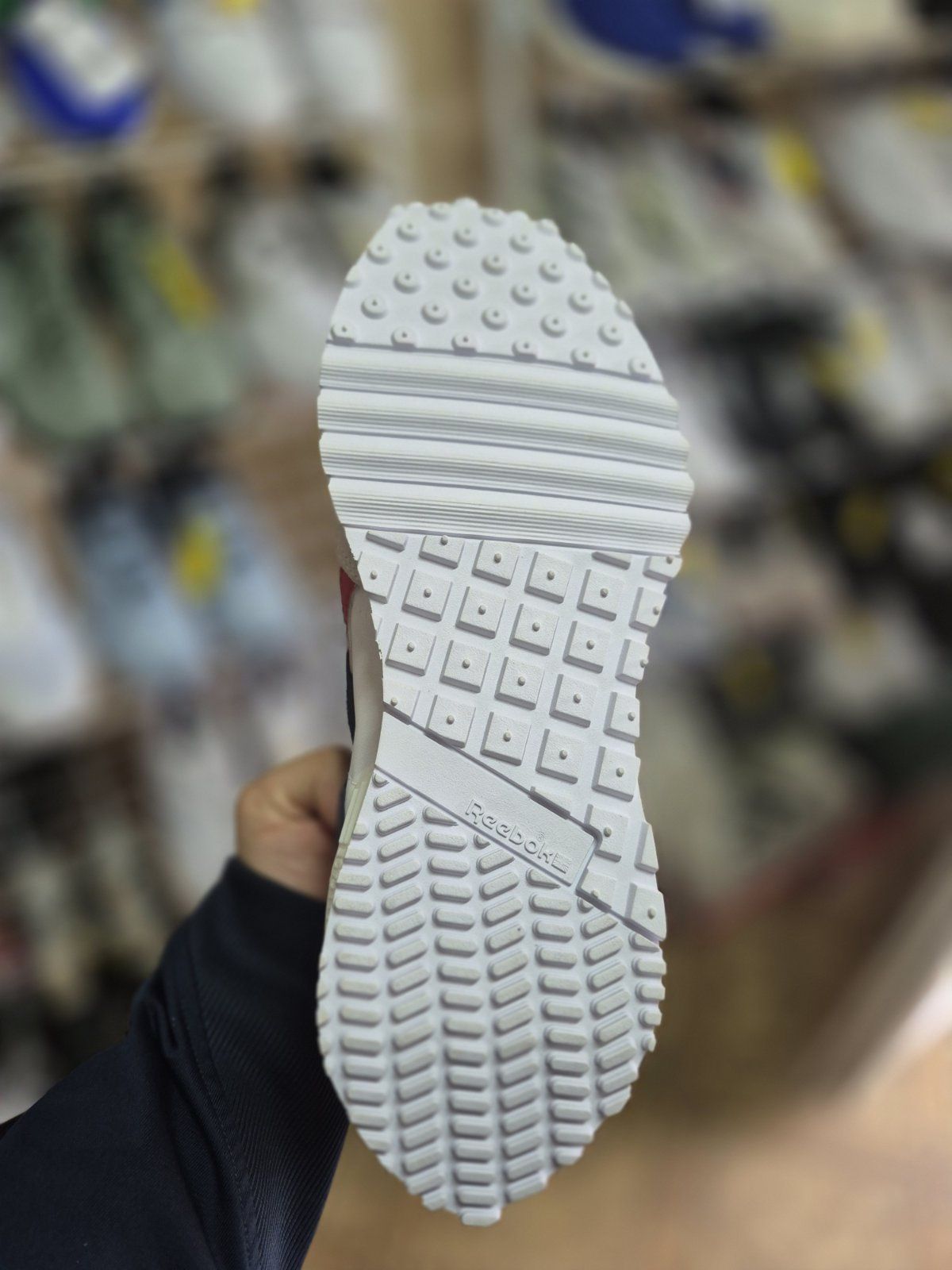 Оригінальні кросівки Reebok Classic LX2200(Оригінал)44,5-29см.