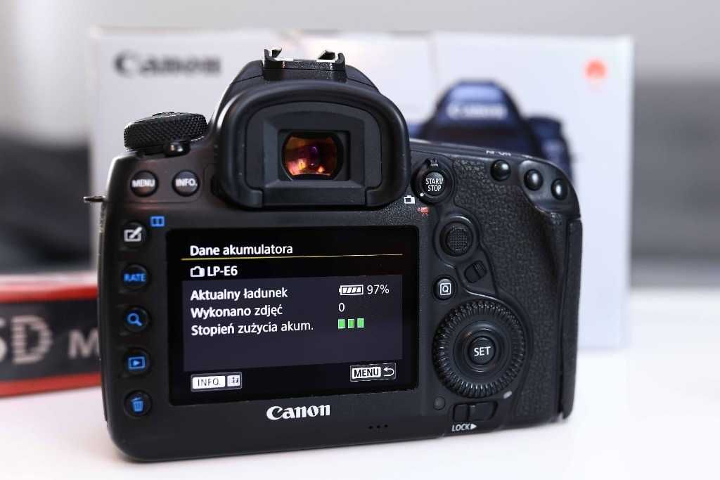 Canon EOS 5D Mark IV +2x Bateria, CF, SD Kompet