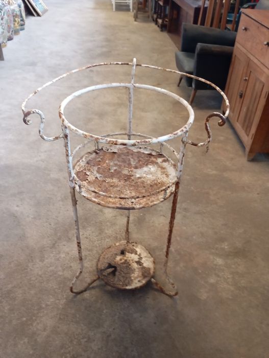 Vendo lavatório de ferro